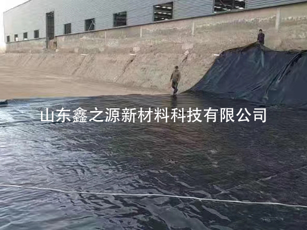 黑膜沼氣池使用過程中出現(xiàn)廢渣該如何處理？