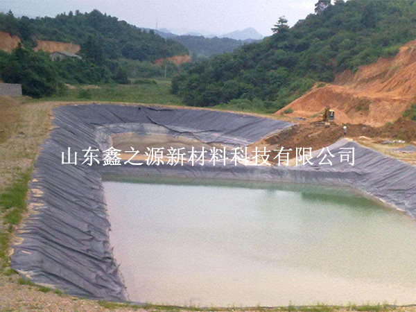 哪些因素可能會破壞蓄水池hdpe土工膜？