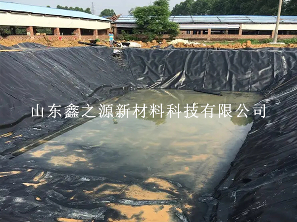 做好沼氣池黑膜的剪接工作，既節(jié)約又高效