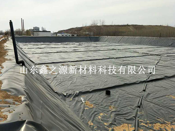 油田防滲膜鋪設(shè)技巧：高效、環(huán)保的鋪設(shè)新策略